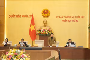 Các Phó Chủ tịch Quốc hội: Nguyễn Đức Hải, Nguyễn Thị Thanh, Trần Quang Phương, Nguyễn Khắc Định chủ trì phiên họp.