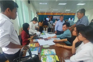 Tập huấn công tác dạy và học Chương trình xóa mù chữ cho cán bộ quản lý và giáo viên tại tỉnh An Giang. Ảnh: Đức Duy.