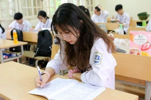Học sinh Trường THPT Chuyên Nguyễn Huệ (Hà Nội).