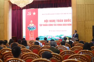 Bộ trưởng Bộ GD&ĐT Nguyễn Kim Sơn báo cáo tại Hội nghị toàn quốc tập huấn công tác khoa giáo năm 2025.