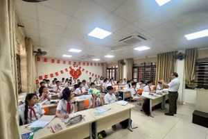 Giờ học tại Trường THCS&THPT Sư phạm (Trường Đại học Sư phạm Hà Nội 2).