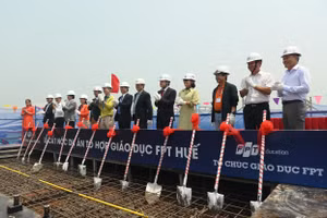 Nghi thức cất nóc công trình Tổ hợp giáo dục FPT Huế.