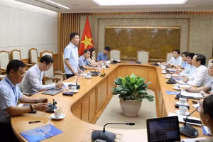 Phó Thủ tướng Lê Thành Long làm việc với Bộ GD&ĐT về công tác chuẩn bị Kỳ thi tốt nghiệp THPT năm 2025.