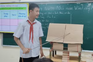 Học sinh Trường THCS Văn Yên (Thái Nguyên) trong giờ học Lịch sử.