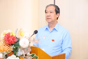 Bộ trưởng Bộ GD&ĐT Nguyễn Kim Sơn phát biểu tại cuộc tiếp xúc cử tri trước kỳ họp thứ 9, Quốc hội khóa XV.