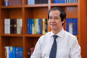 Bộ trưởng Nguyễn Kim Sơn.