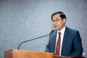 Ông Hoàng Hải Nam - Hiệu trưởng Trường THPT Chuyên Lương Văn Tụy.