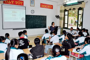 Một giờ học văn hóa của học sinh Trung tâm GDNN-GDTX TX Quảng Yên (Quảng Ninh).