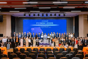 Các chuyên gia tham dự Hội thảo FCBEM 2025 tại Trường ĐH FPT phân hiệu Đà Nẵng.