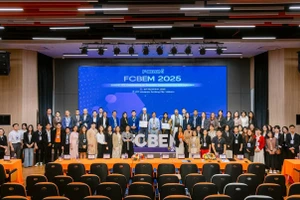Các chuyên gia tham dự Hội thảo FCBEM 2025 tại Trường ĐH FPT phân hiệu Đà Nẵng.