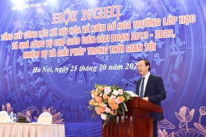 Thứ trưởng Phạm Ngọc Thưởng phát biểu tại hội nghị.