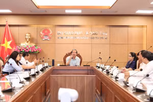 Bộ trưởng Nguyễn Kim Sơn chủ trì cuộc họp.