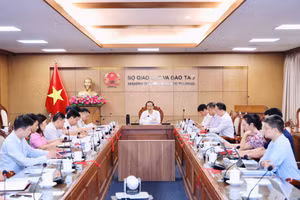 Thứ trưởng Thường trực Phạm Ngọc Thưởng - Trưởng Ban Chỉ đạo cấp Quốc gia Kỳ thi tốt nghiệp THPT 2026 chủ trì phiên họp.