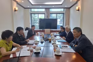 Họp Ban Vận động thành lập Hiệp hội Sách giáo dục và học liệu điện tử Việt Nam.