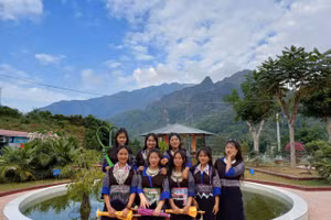 Học sinh Trường Phổ thông dân tộc bán trú THCS Khoen On.