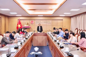 Thứ trưởng Thường trực Phạm Ngọc Thưởng chủ trì hội nghị. Ảnh: Nguyễn Mạnh