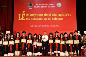 Lễ tốt nghiệp và trao bằng cử nhân, thạc sĩ, tiến sĩ đợt 1 năm 2025 tại Trường Đại học Giáo dục (Đại học Quốc gia Hà Nội).