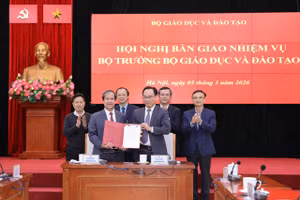 Bàn giao nhiệm vụ Bộ trưởng Bộ Giáo dục và Đào tạo