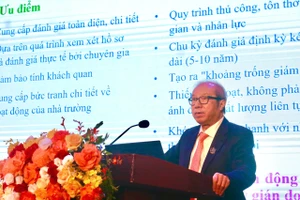 GS.TSKH Bành Tiến Long, nguyên Thứ trưởng Bộ GD&ĐT phát biểu.