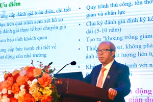 GS.TSKH Bành Tiến Long, nguyên Thứ trưởng Bộ GD&ĐT phát biểu.