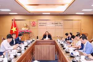 Thứ trưởng Thường trực Phạm Ngọc Thưởng chủ trì phiên họp.