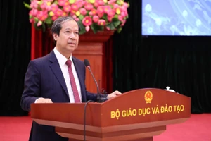 Bộ trưởng Nguyễn Kim Sơn phát biểu tại hội nghị.