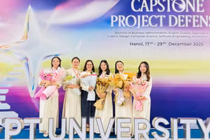 Các thành viên dự án Thiện Duyên trong buổi bảo vệ đồ án tốt nghiệp.