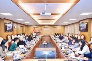 Các đại biểu dự tọa đàm tại điểm cầu Bộ GD&ĐT. Ảnh: Nguyễn Mạnh.