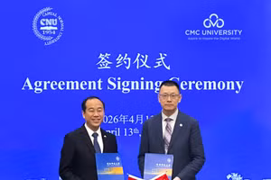 Đại diện Trường Đại học CMC và Đại học Sư phạm Thủ đô (CNU) ký kết hợp tác.