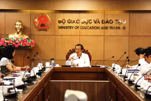 Thứ trưởng Phạm Ngọc Thưởng phát biểu tại cuộc họp.