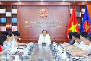 Quang cảnh buổi làm việc.