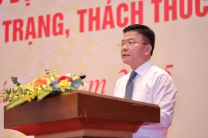 Phó Thủ tướng Lê Thành Long phát biểu tại hội thảo.