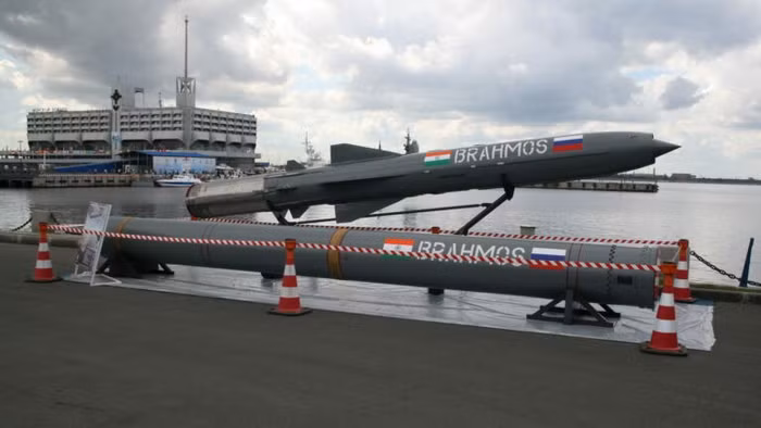 Tên lửa hành trình siêu thanh BrahMos.