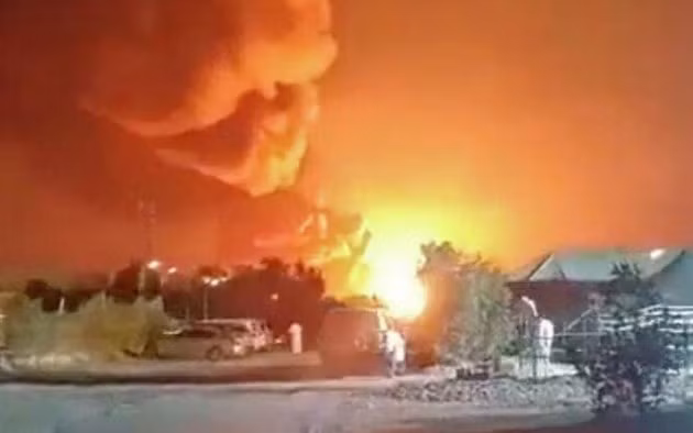 Căn cứ không quân Ali Al Salem của Mỹ ở Kuwait bị trúng tên lửa đạn đạo Fateh-110 của Iran, ngày 27/5/2026.