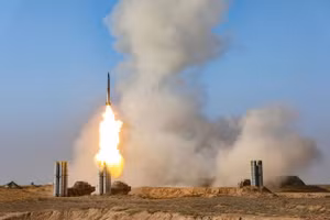 Hệ thống tên lửa phòng không S-400 Triumf của Nga.