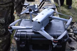 UAV trinh sát Autel EVO Max 4T.