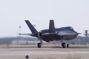 Chiến đấu cơ F-35 đầu tiên của Không quân Đức cất cánh tại Mỹ, ngày 9/9/2026.
