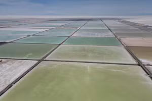 Salar de Uyuni, cánh đồng muối chứa lithium lớn nhất thế giới, ở Bolivia.