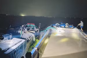 Hai phương tiện bị bắt quả tang. Ảnh: Quang Duy.