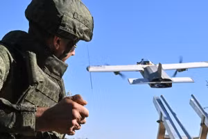 Binh sĩ Nga phóng UAV vào mục tiêu của Ukraine.
