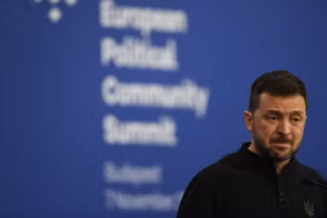 Bắt gặp nét mặt đầy lo âu của Tổng thống Ukraine Vladimir Zelensky tại buổi họp báo sau Hội nghị thượng đỉnh Cộng đồng Chính trị Châu Âu lần thứ 5 tại Budapest, Hungary, ngày 7/11/2024.