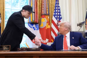 Tỷ phú công nghệ Elon Musk (trái) và Tổng thống Mỹ Donald Trump.