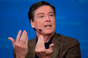 Cựu Giám đốc FBI James Comey.