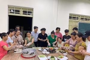 Những lớp đào tạo nghề ngắn hạn giúp người lao động nghèo tại TP Huế mở ra con đường lập thân.