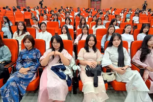 Các tân sinh viên Trường ĐH Nghệ thuật Huế, năm học 2026-2027.