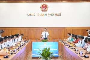 TP Huế tổ chức Hội nghị công bố quyết định bổ nhiệm, điều động các cán bộ chủ chốt.