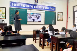 Nhà giáo khu vực miền núi khu vực miền Trung đang được xây dựng một khung năng lực chuyển đổi số và ứng dụng trí tuệ nhân tạo (AI).