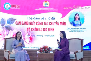 Tọa đàm chủ đề "Cân bằng giữa công tác chuyên môn và chăm lo gia đình" với diễn giả Nguyễn Thị Vân Yến, nguyên Trưởng Ban Nữ công nhà trường.