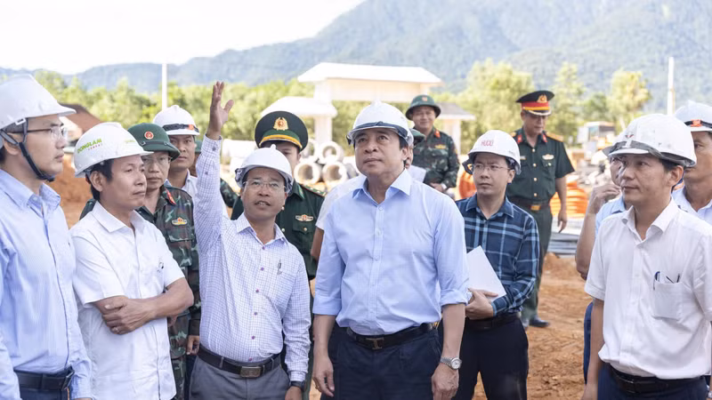 Huế phát động '40 ngày đêm tăng tốc, về đích' trường nội trú liên cấp biên giới