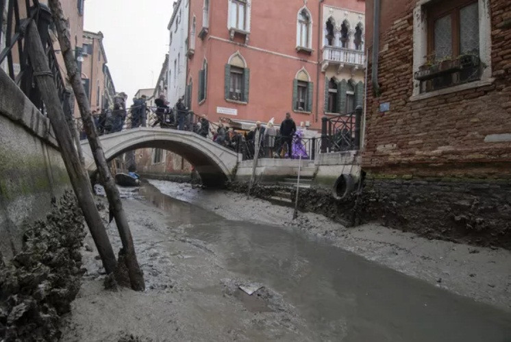 Sống ở Venice trơ đáy 